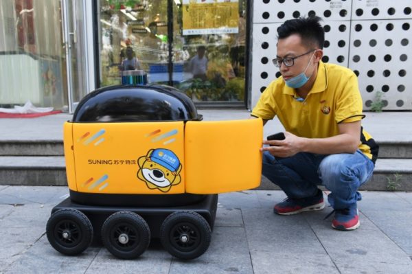 Robots now set to replace delivery men in China