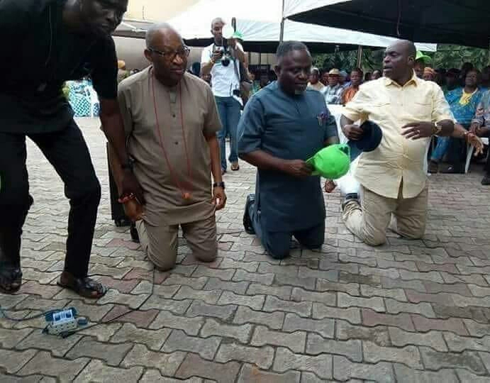 Patrick Obahiagbon kneels to beg APC delegates in Edo state