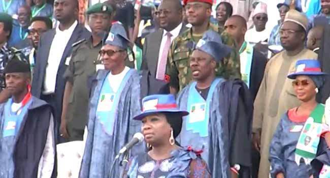 Drama as Buhari, Oshiomhole get stoned at rally (videos)