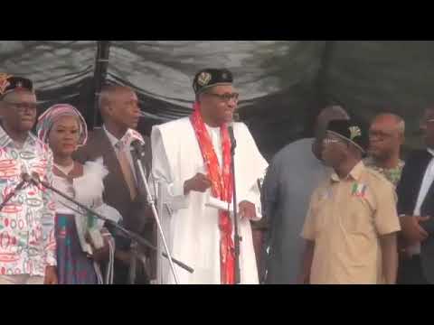 Buhari goofs again! Raises hand of aide as ‘governatorial’ candidate of Cross River state