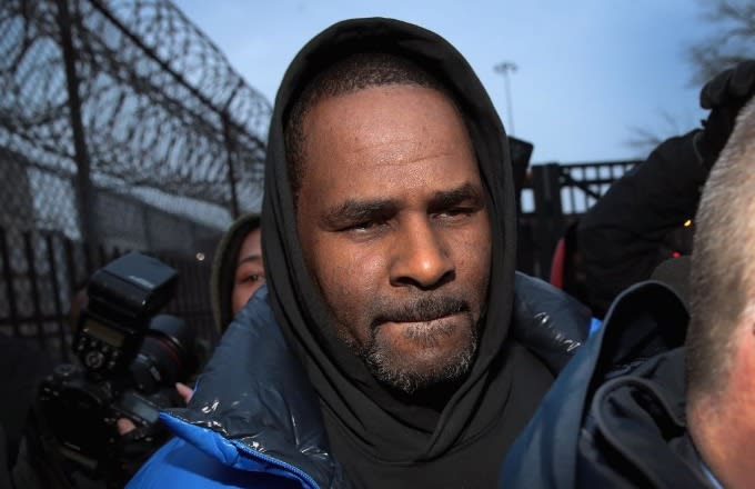 Unable to post bail, lady helps R Kelly with $100k