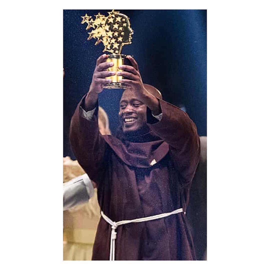 Kenyan wins $1m for donating salary to poor students Kenyan wins $1m for donating salary to poor students