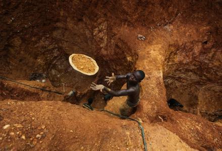 FG bans mining in Zamfara, orders foreigners to vacate sites