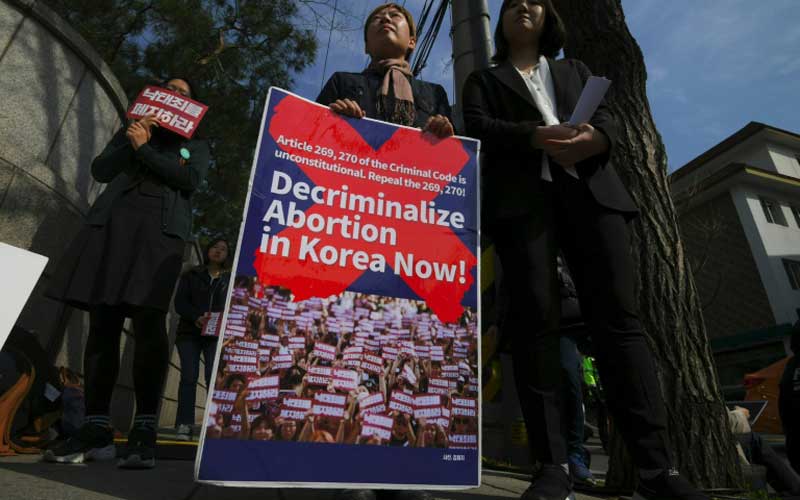 South Korea set to lift ban on abortion in 2021