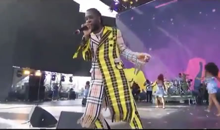 Burna Boy makes Nigeria proud at his Coachella Music Festival (video)