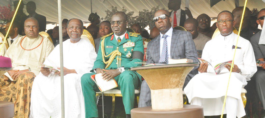 Ex head of state, Yakubu Gowon slumps at David Ejoor’s funeral