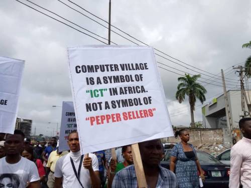 Computer village traders protest installation of Iyaloja, Babaloja