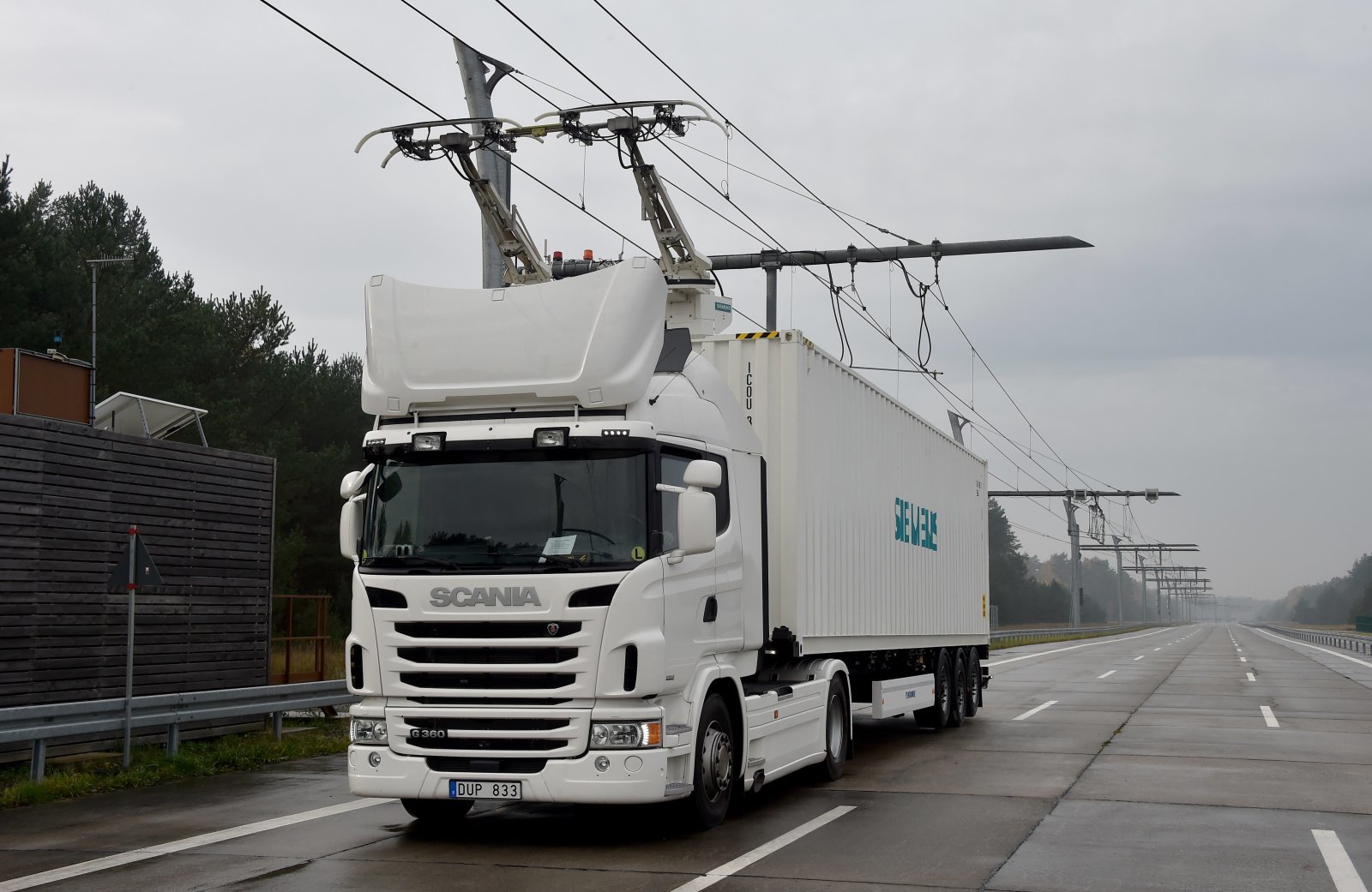 Germany builds first electric highway for trucks