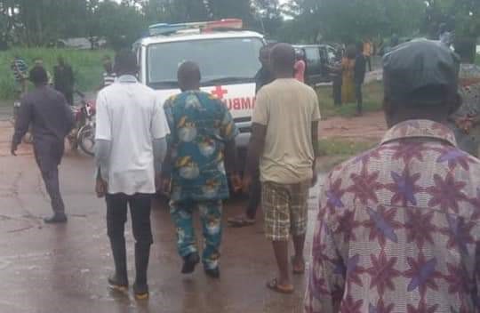 Gunmen hijack ambulance, kidnap doctors in Ondo Gunmen hijack ambulance, kidnap doctors in Ondo