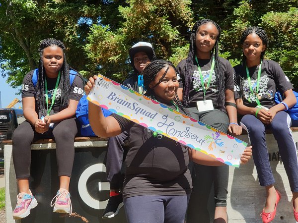 Nigerian schoolgirls create app to finance education of poor children Nigerian schoolgirls create app to finance education of poor children