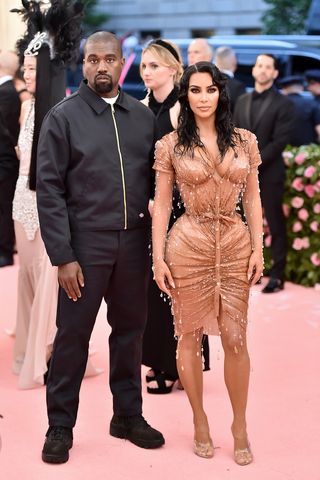 Kanye West visits hospital after apologizing to Kim