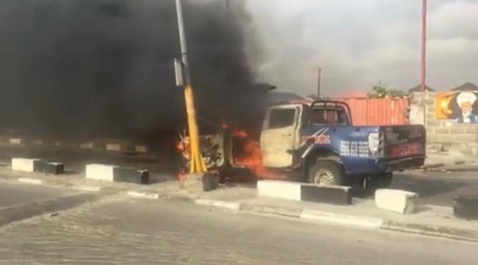 One shot dead, police van burnt in front of Lekki Shoprite