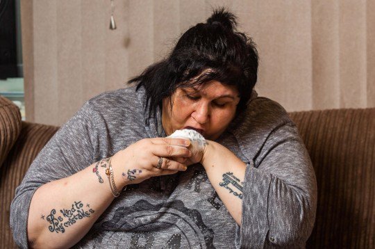 Woman spends £8,000 on addiction to eating baby powder