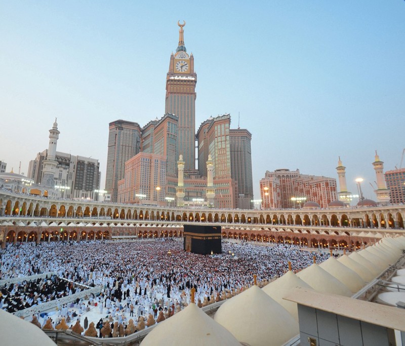 Coronavirus: Saudi Arabia stops pilgrimage to Mecca