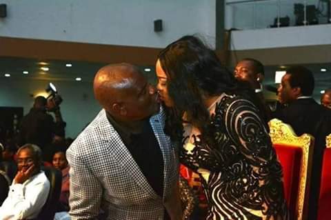 Valentine’s Day Special! Nyesom Wike, the most romantic Nigerian governor. See the multiple times he was photographed kissing his wife in public + their love story unveiled