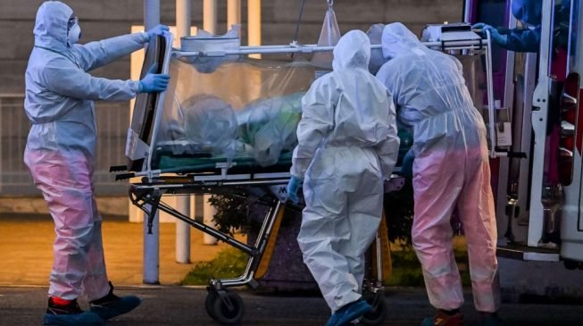 Spain records 832 coronavirus deaths in one day