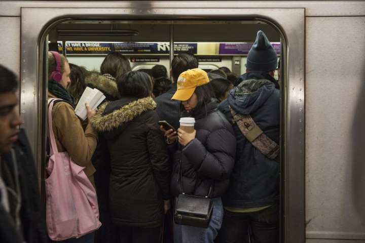 Study shows coronavirus can linger in air of crowded spaces