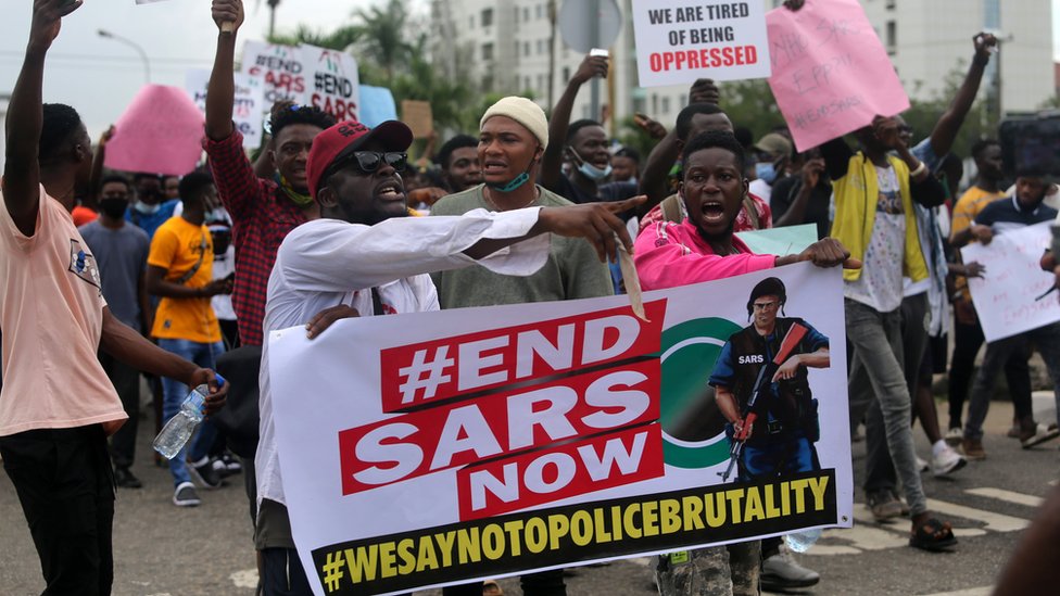 #EndSARS: Protesters defy ban, block Abuja airport road