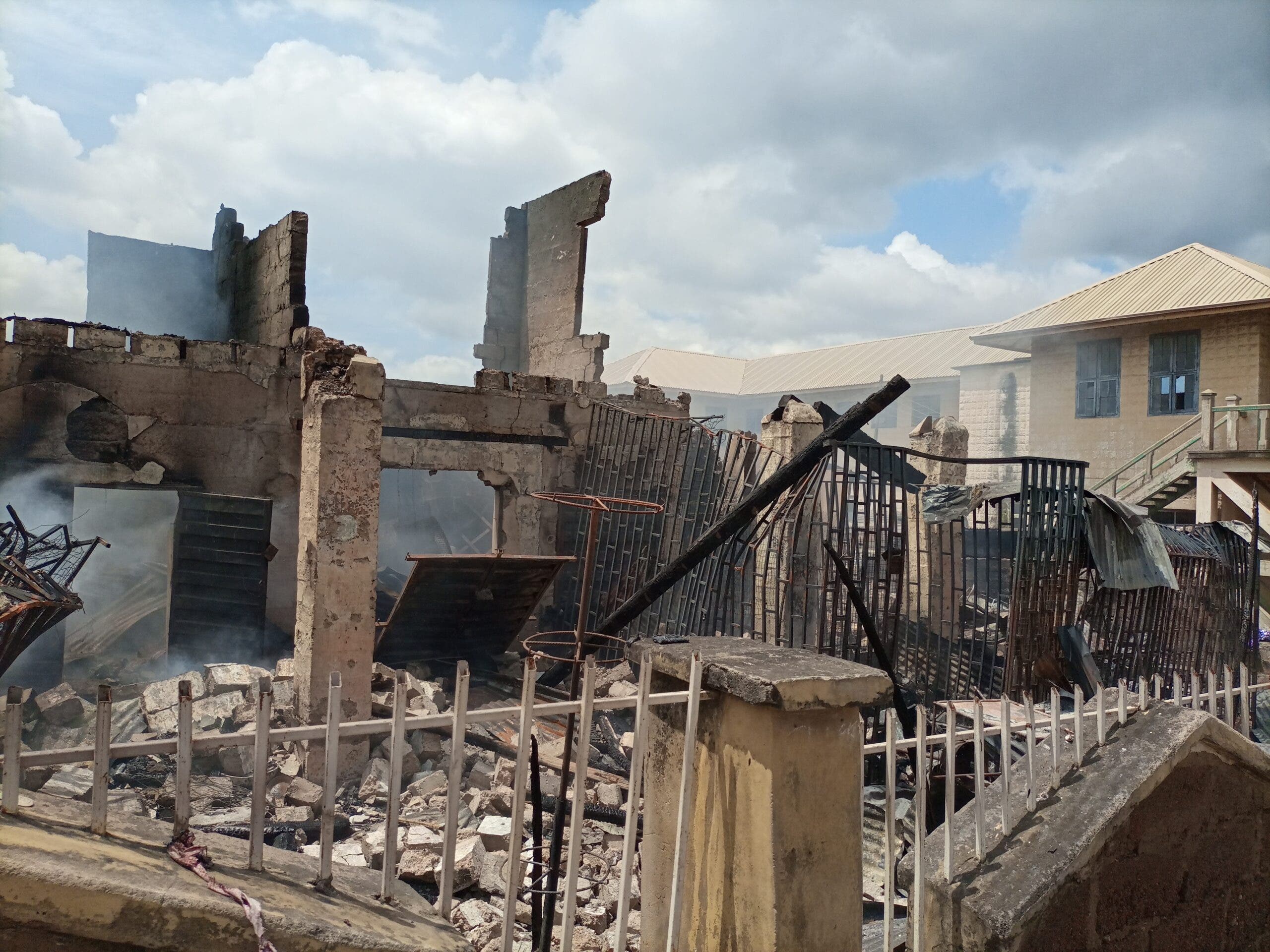 Shop owners call on govt as fire destroys shopping complex in Osogbo