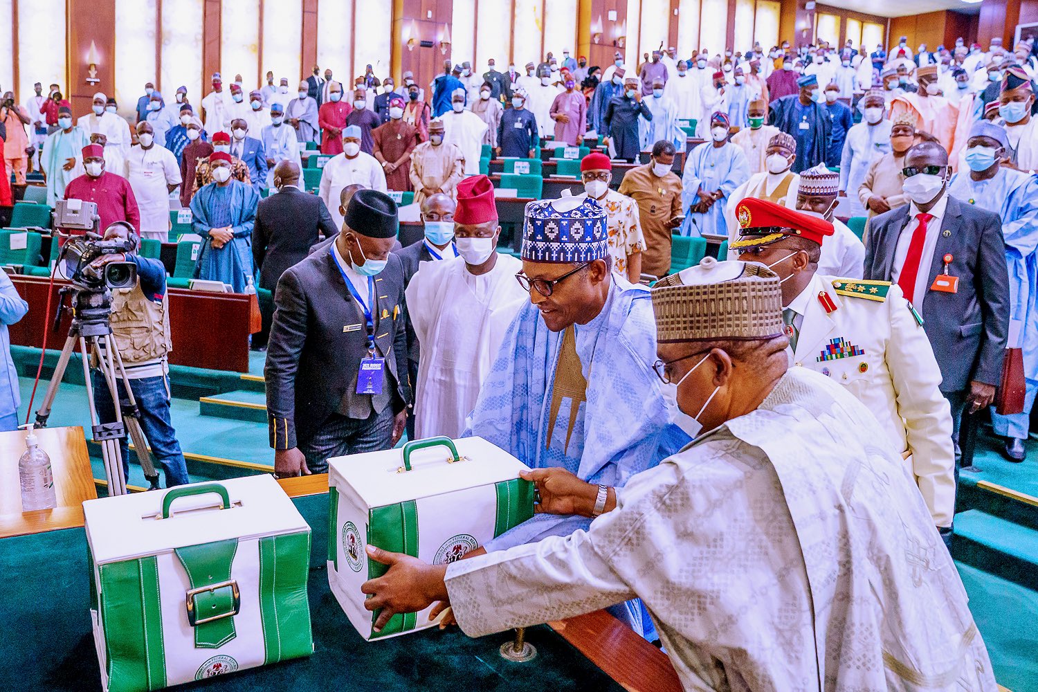 Buhari earmarks N128bn for National Assembly as he presents 2021 budget