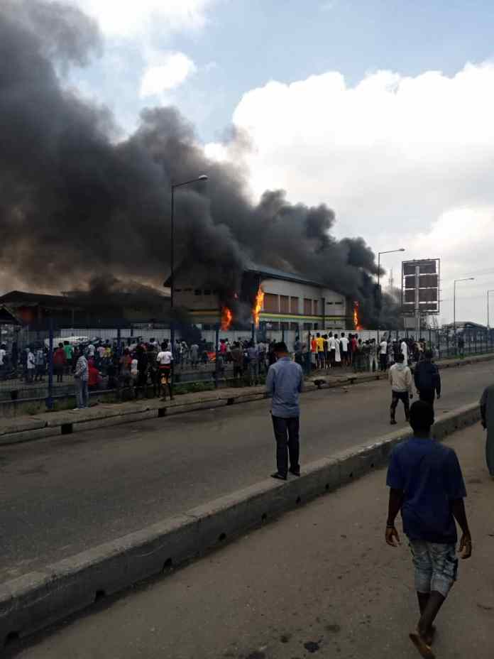 Hoodlums set Lagos police station on fire