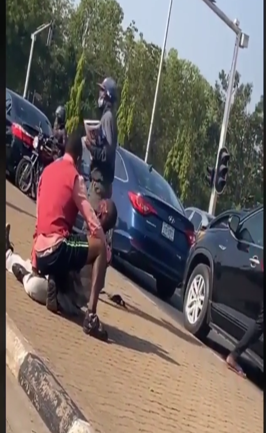 Gbajabiamila’s security aide shoots newspaper vendor in the head
