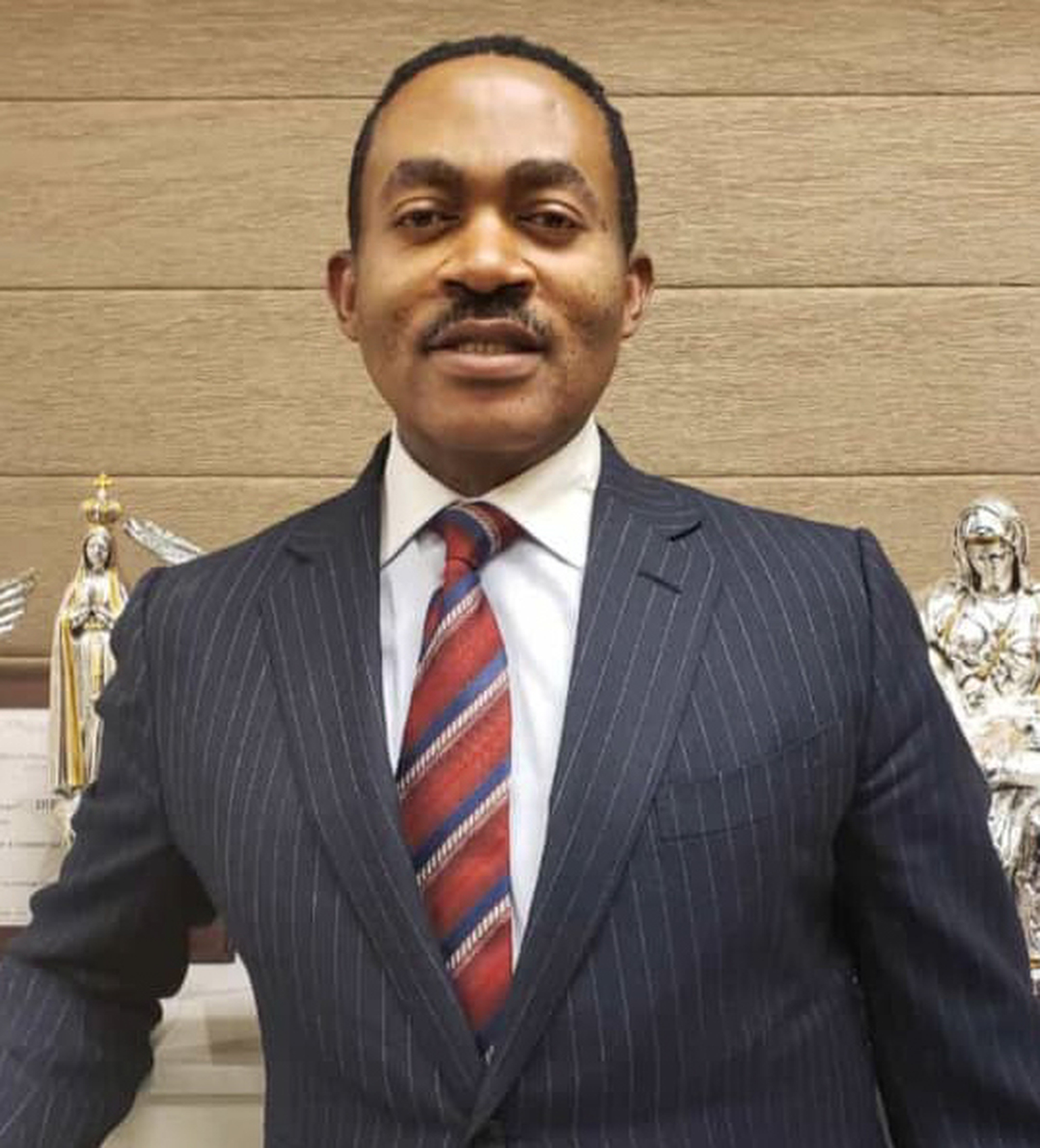 Nigerians knock US based doctor for promising to build 21 universities if elected Anambra governor