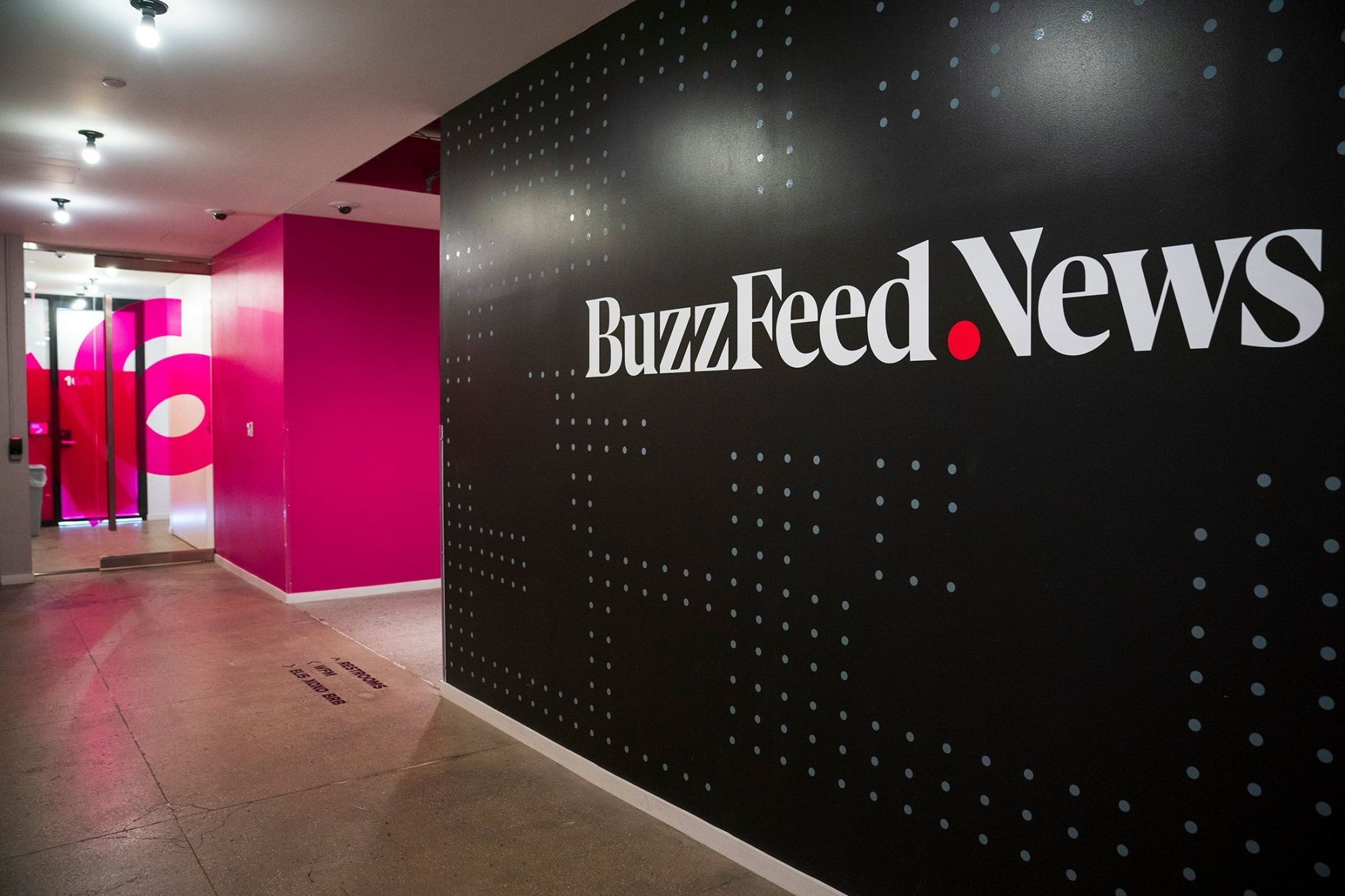 Buzzfeed acquires Huffington Post in deal with Verizon Wireless