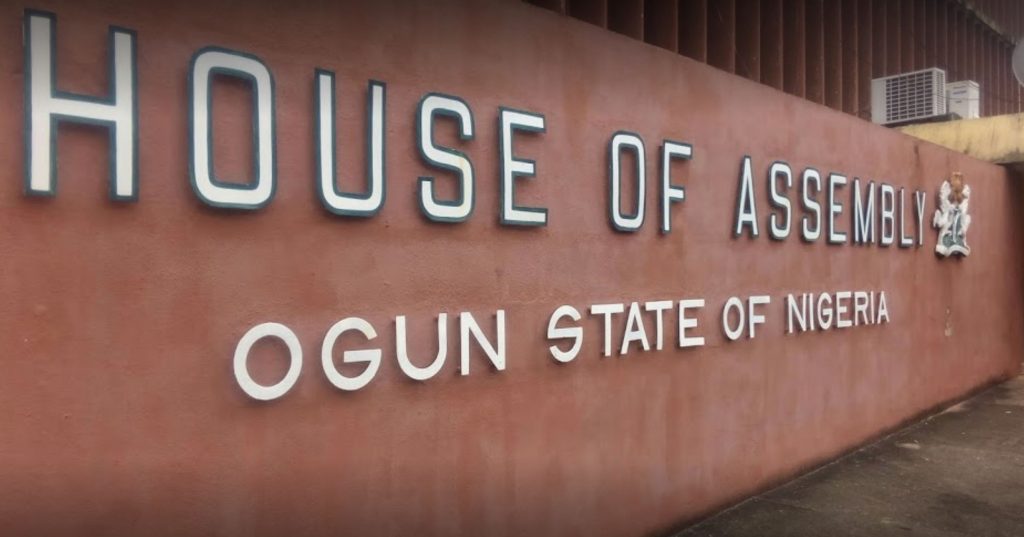 Breaking: Hoodlums burgle Ogun Assembly, cart away mace