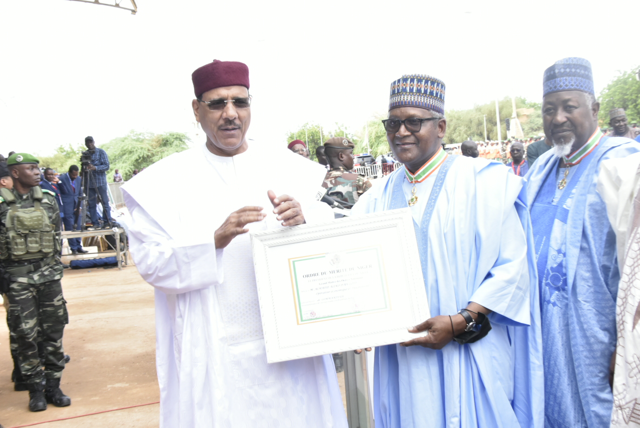 Dangote bags Nigerien national Honour for his foundation’s health intervention 