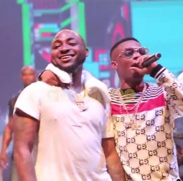 Wizkid puts differences with Davido aside, announces joint tour