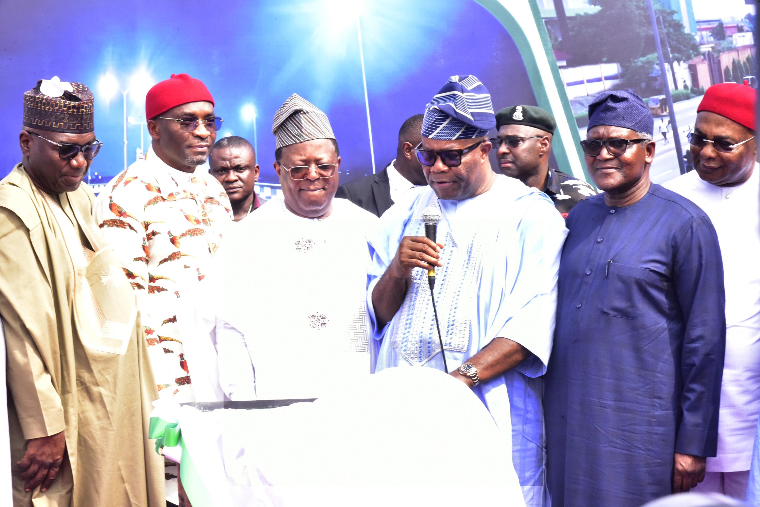 Oworonshoki-Apapa expressway: Tinubu commends Dangote, describes project 10th wonder of the world
