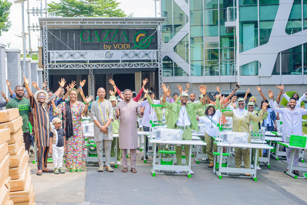 Seyi Vodi gift 40 youths his customized sewing machines to boost youth entrepreneurship